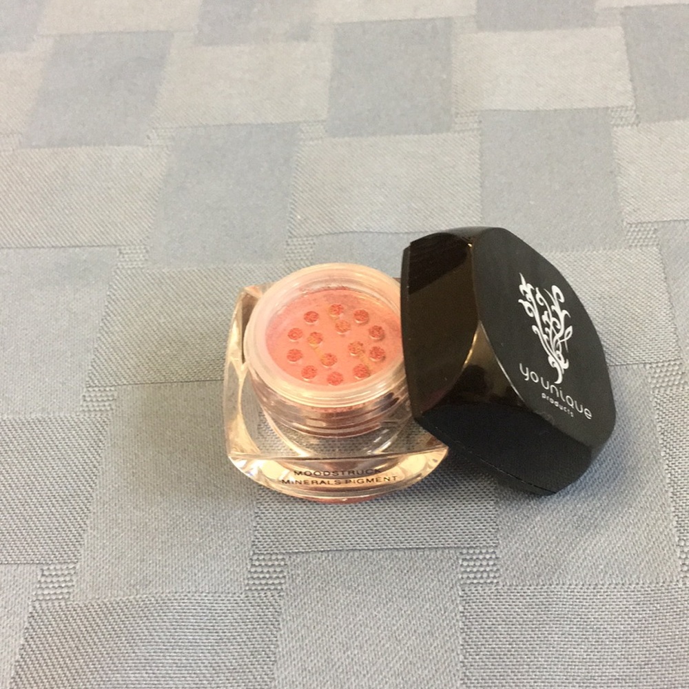 Younique Moodstruck Minerals Pigment - NEVER USED